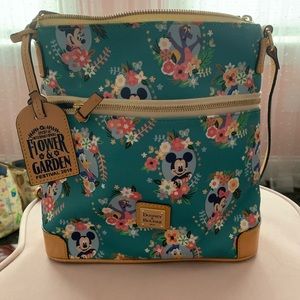 Dooney & Bourke
